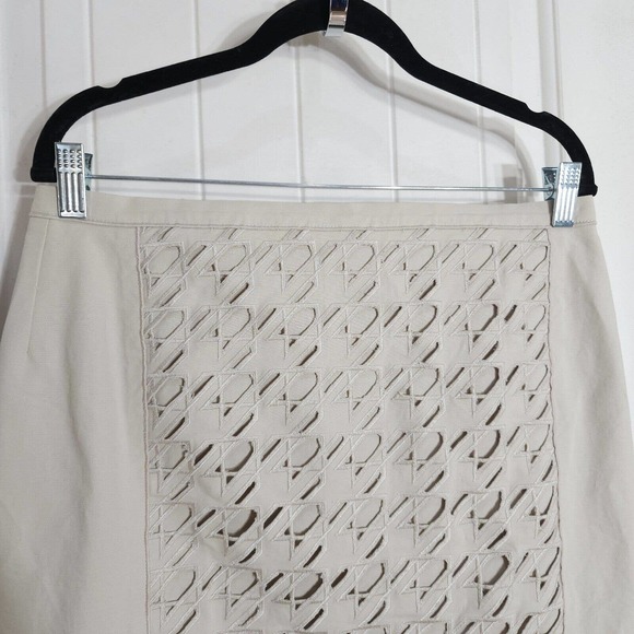 Carlisle Womens Skirt Beige Houndstooth Cut Out Embroidered Pencil Mini Size 8 M - Picture 3 of 10